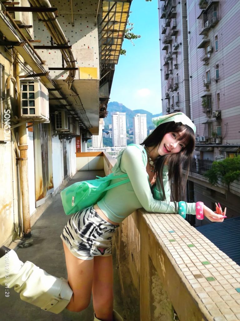 城市生活人物配图