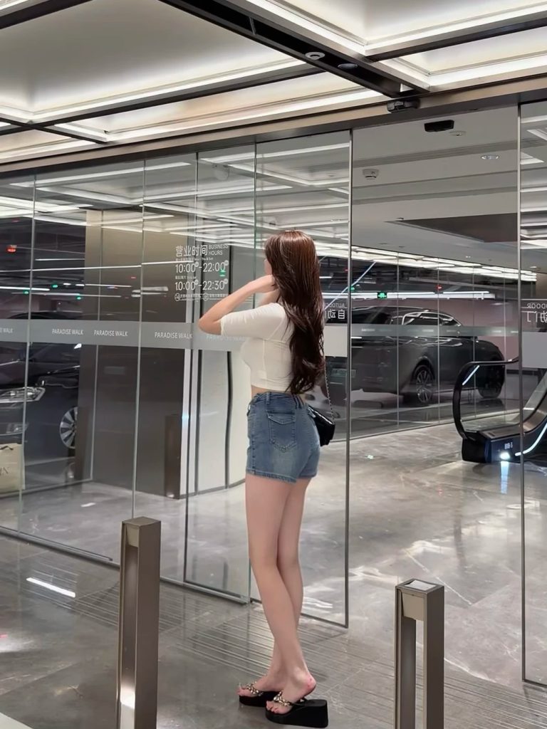 城市生活人物配图